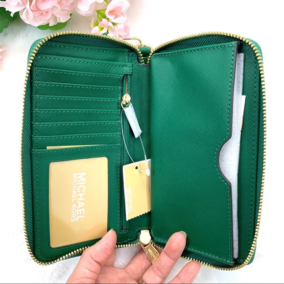 Michael Kors Jet Set Travel Wristlet - Picture 6 of 7